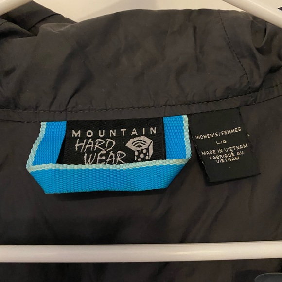Woman’s Mountain Hardwear Jacket - Picture 3 of 3